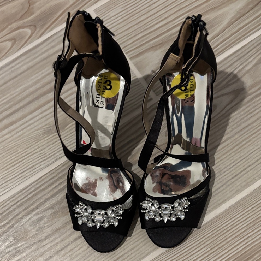 Big girls size 3 black satin heels Badgley Mishka